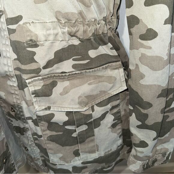 Universal Thread Women Size XS Camo Green Canvas Jacket Drawstring Waist - Picture 4 of 7